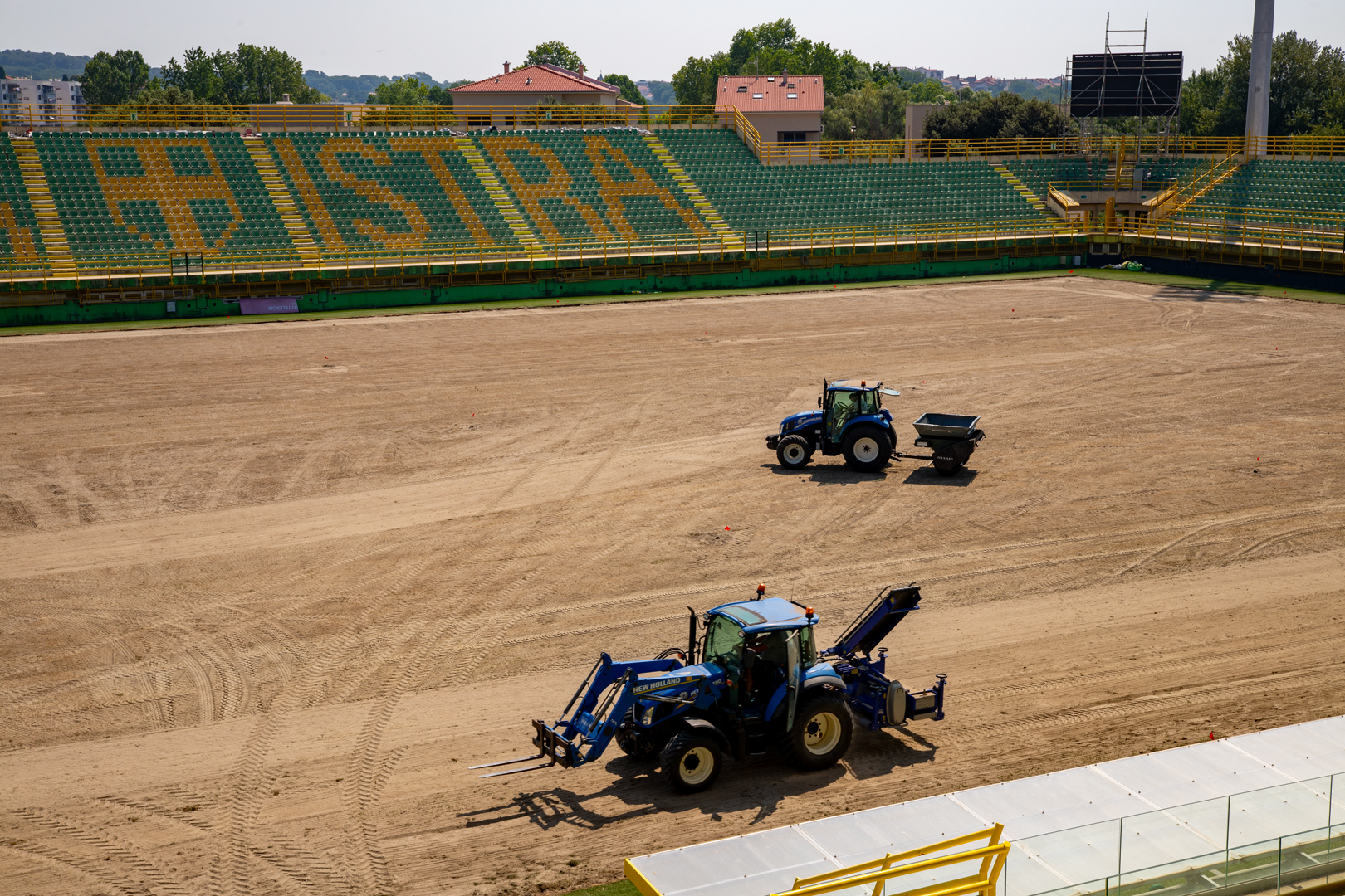 Napreduju radovi na zamjeni travnjaka na gradskom Stadionu Aldo Drosina